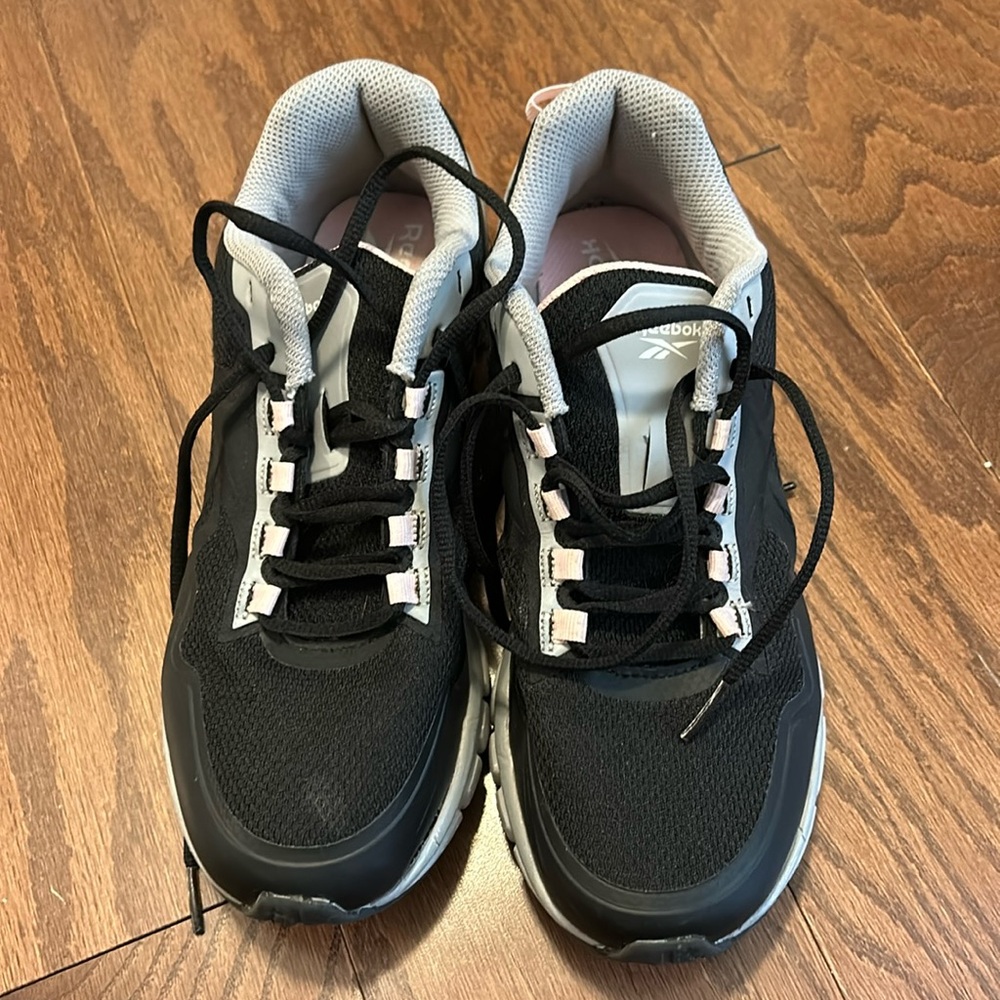 Girls Reebok Sneakers, size 6